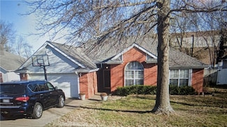 2914 E Setter St, Fayetteville, AR 72701