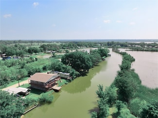 2425 Grapevine Ct, Weatherford, TX 76087