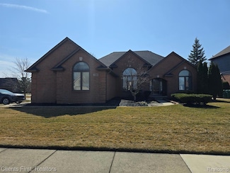 17326 Country Club Dr, Macomb, MI 48042