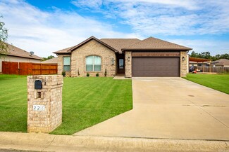 228 Creek View Dr, Austin, AR 72007