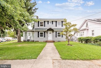 1865 W River Dr, Pennsauken, NJ 08110