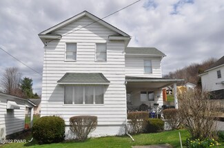 459 Delaware St, Jermyn, PA 18433