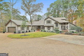 375 Darren Dr, Fayetteville, GA 30215