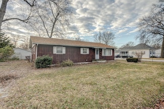 1621 N Jackson St, Litchfield, IL 62056