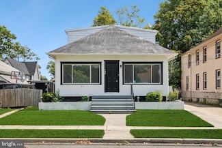 136 Cedar Ave, Oaklyn, NJ 08107