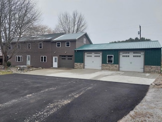 9631 Byron Rd, Howell, MI 48855