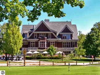 12328 Crystal Mountain Dr Unit 236B, Thompsonville, MI 49683