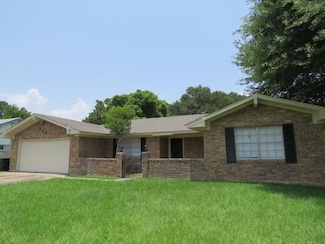 800 Cactus St, Bridge City, TX 77611