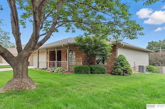 15618 L St, Omaha, NE 68135