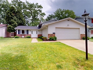 451 Edgewood Cir, Berea, OH 44017