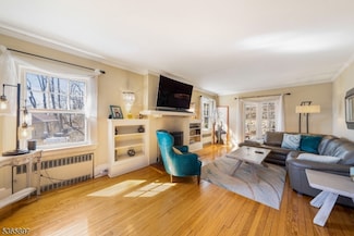 526 Highland Ave, Montclair, NJ 07043