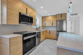 245 Saxony F, Delray Beach, FL 33446