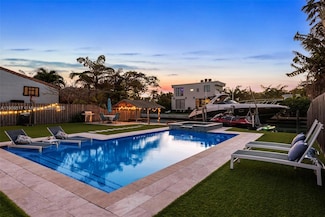 7940 Hawthorne Ave, Miami Beach, FL 33141