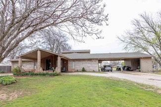 307 3rd St, Morrison, OK 73061
