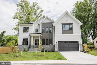 1208 Ross Dr SW, Vienna, VA 22180