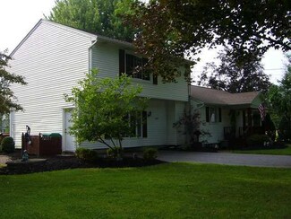 8285 Northfield Rd, Clarence Center, NY 14032