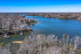 407 Loblolly Rd, Weems, VA 22576