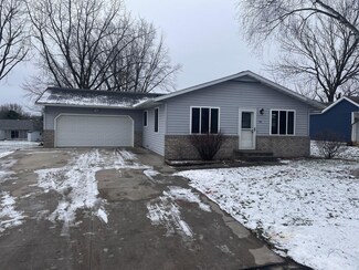 711 N Hinman Ave, Marshfield, WI 54449