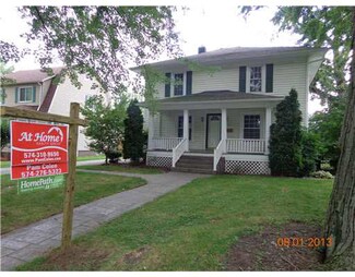 206 E John St, Nappanee, IN 46550