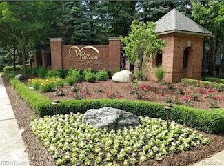 10380 Excalibur Dr, Shelby Township, MI 48315