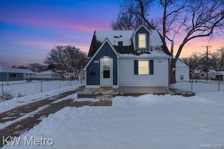 8135 Republic Ave, Warren, MI 48089