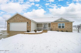 1069 Stonegate Ct, Wapakoneta, OH 45895