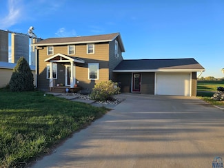 209 E Main St, Hinton, IA 51024