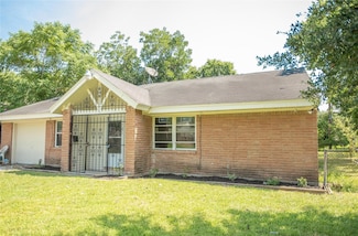 5531 Elm Tree Dr, Houston, TX 77048