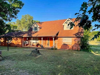2825 L A Cann Dr, Ponca City, OK 74604