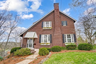 3538 Grandin Rd, Cincinnati, OH 45226