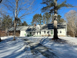 35 Stevens Rd, Cavendish, VT 05142