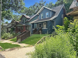 3020 Walrond Ave, Kansas City, MO 64128