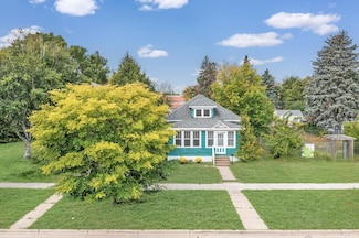 614 S 8th St, Brainerd, MN 56401