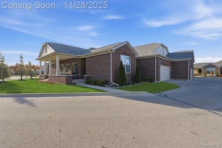 49087 Shannon Ct, Macomb, MI 48042