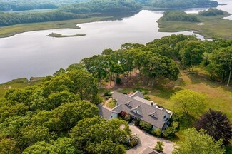 21 Old Jetty Rd, South Dartmouth, MA 02748