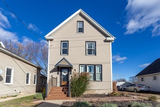 2250 Washington St, Dubuque, IA 52001