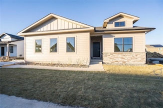 402 SW 17th St, Ankeny, IA 50023