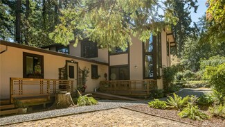32 Ocean Spray Ln, Lopez Island, WA 98261