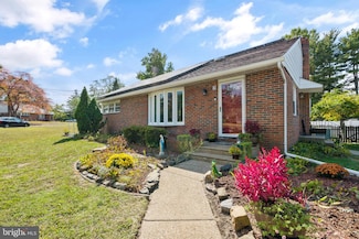2 Sunset Dr, Voorhees, NJ 08043