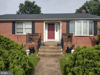 420 S 11th St, Purcellville, VA 20132