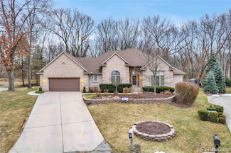 3952 Saint James Ct, Shelby Township, MI 48316