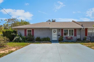 1408 Thousand Roses Dr S, Lake Wales, FL 33853