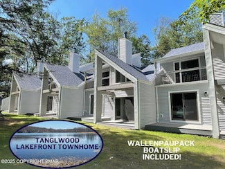 134 Laurel Hill Dr Unit 105, Greentown, PA 18426