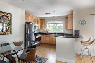 15 Summer St Unit 209, Franklin, MA 02038