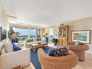 6849 Grenadier Blvd Unit 802, Naples, FL 34108