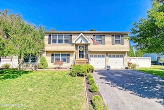 40 Bristlecone Dr, Howell, NJ 07731