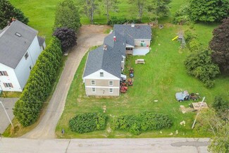 28 School St, Winterport, ME 04496