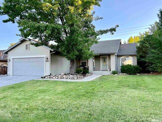 16010 Ironhorse Dr, Reno, NV 89511