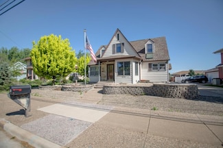 520 Garland St W, West Salem, WI 54669