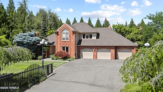 6801 Scenic Dr, Yakima, WA 98908